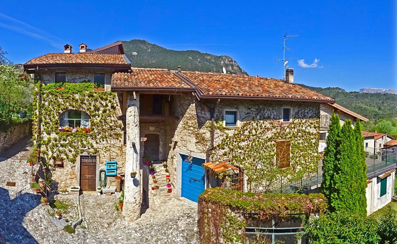 Apartamento Rustico Colonna House by Gardadomusmea Vesio Exterior foto
